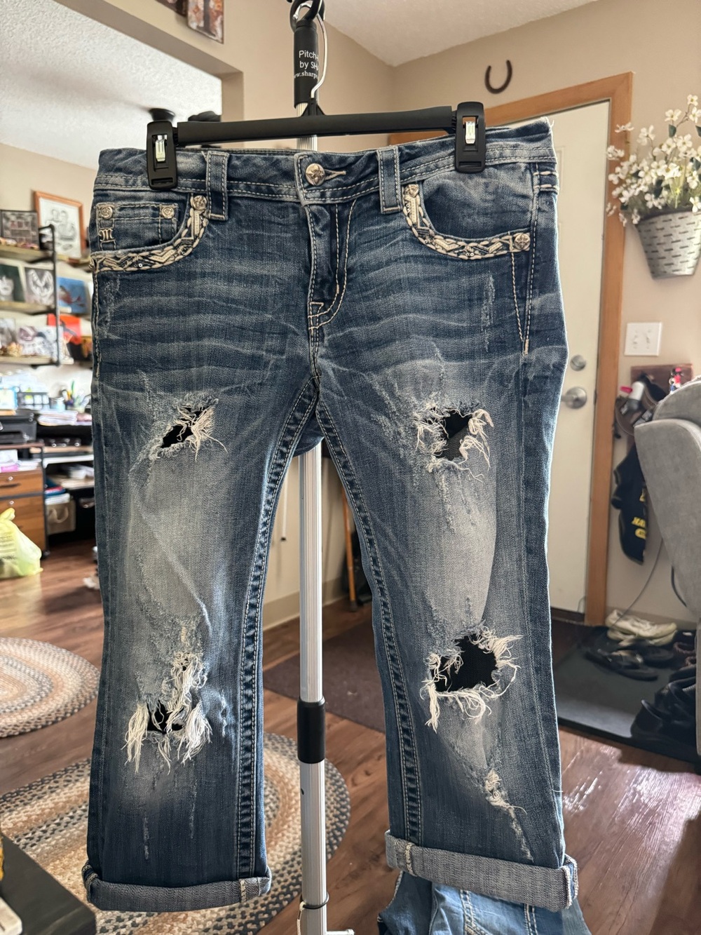 Miss Me Distressed Women's Blue Jean capri